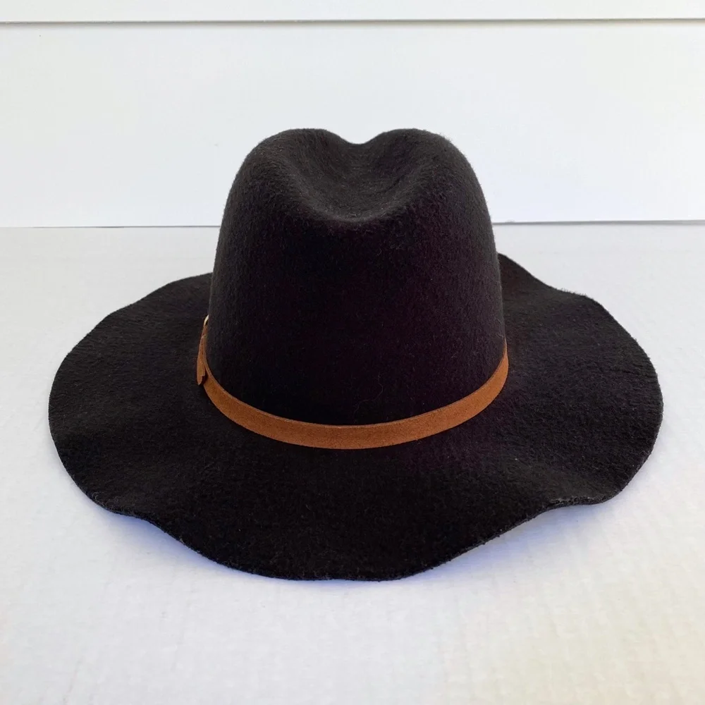 Black Hat with Faux Suede Band